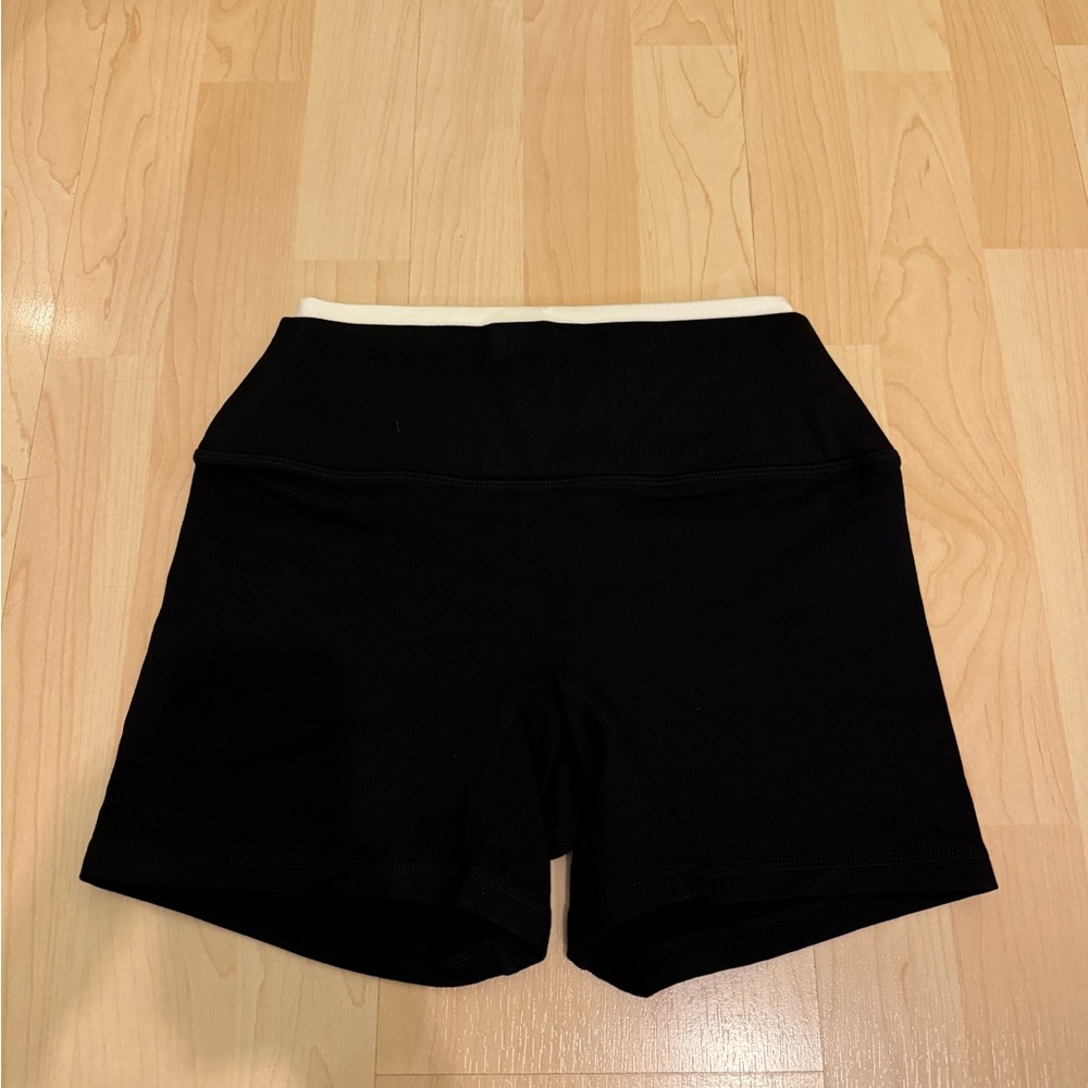 SET Active Cloud Control Shorts